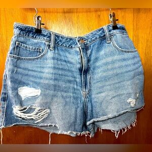 Vintage 15/w32 Hollister denim shorts 3”